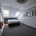 Noir Hotell