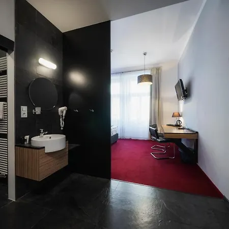 Hotel Noir