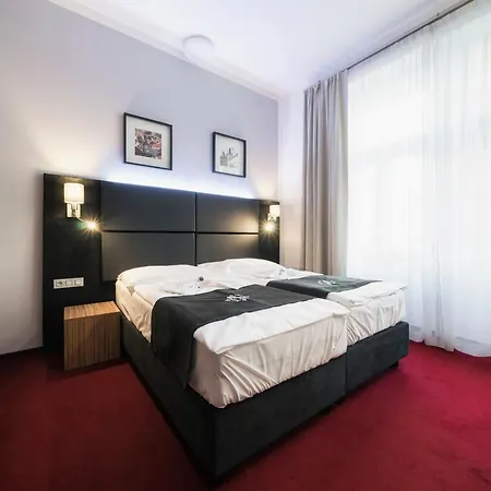 Hotel Noir 4*