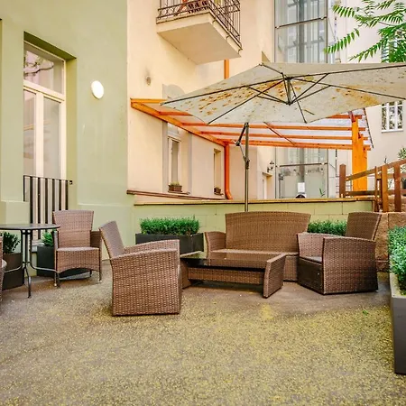 Hotel Noir 4*