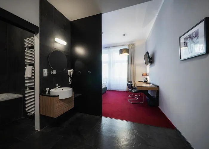 Hotel Noir