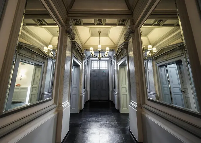 Hotel Noir 4*
