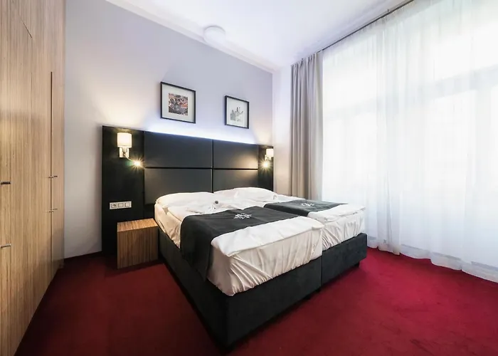 Hotel Noir 4*