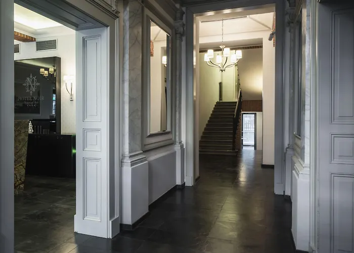 Hotel Noir
