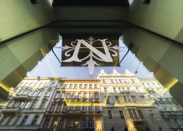 Hotel Noir